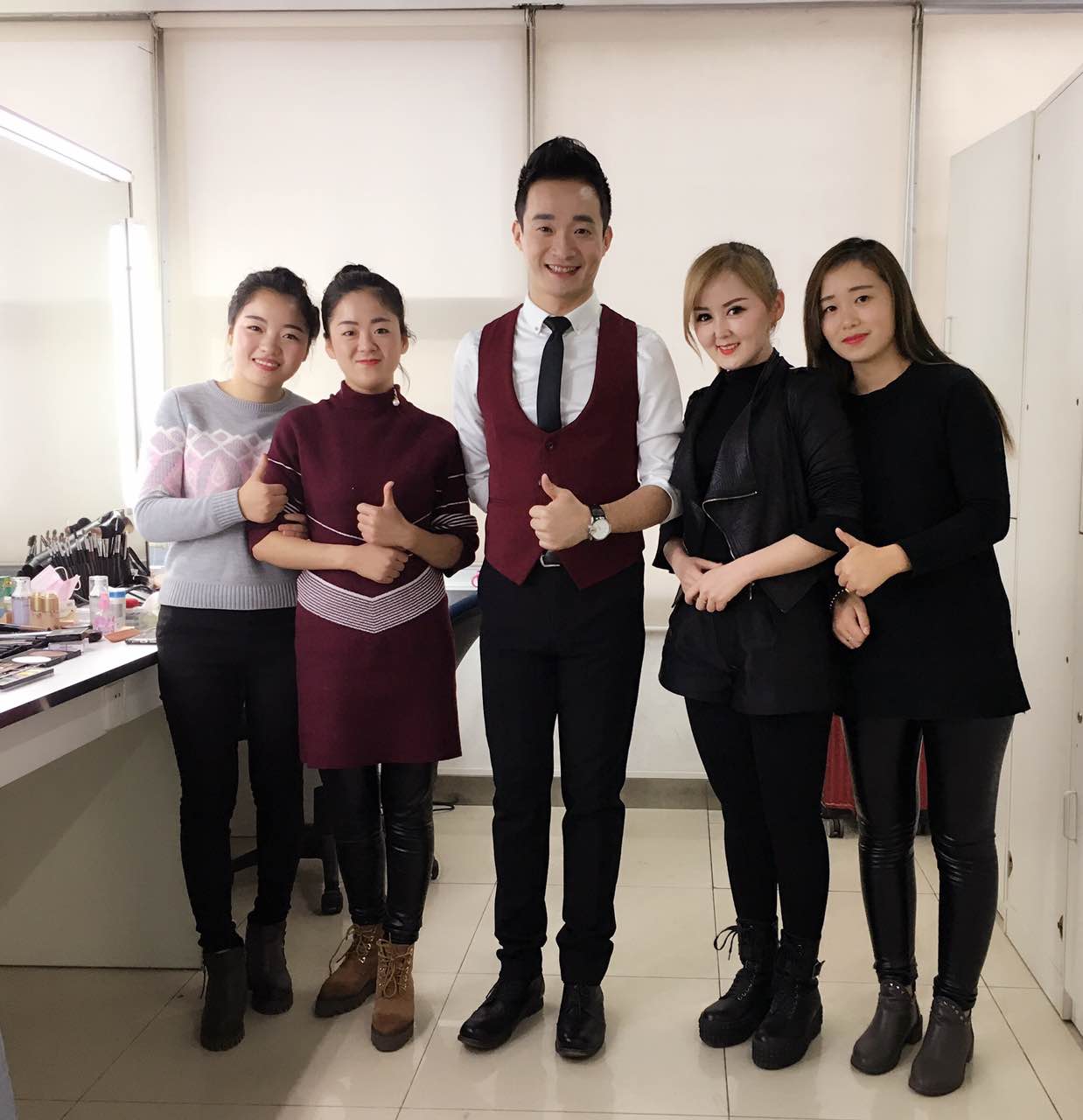 实战更专业 尚艺承包《中国艺考》栏目师生造型让专业设计服务再升级